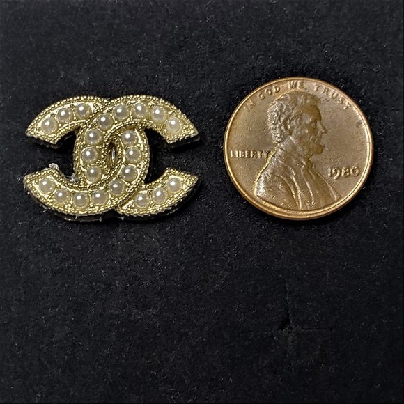 Upcycled CC Pearl Button Earrings - Picture 4 of 5